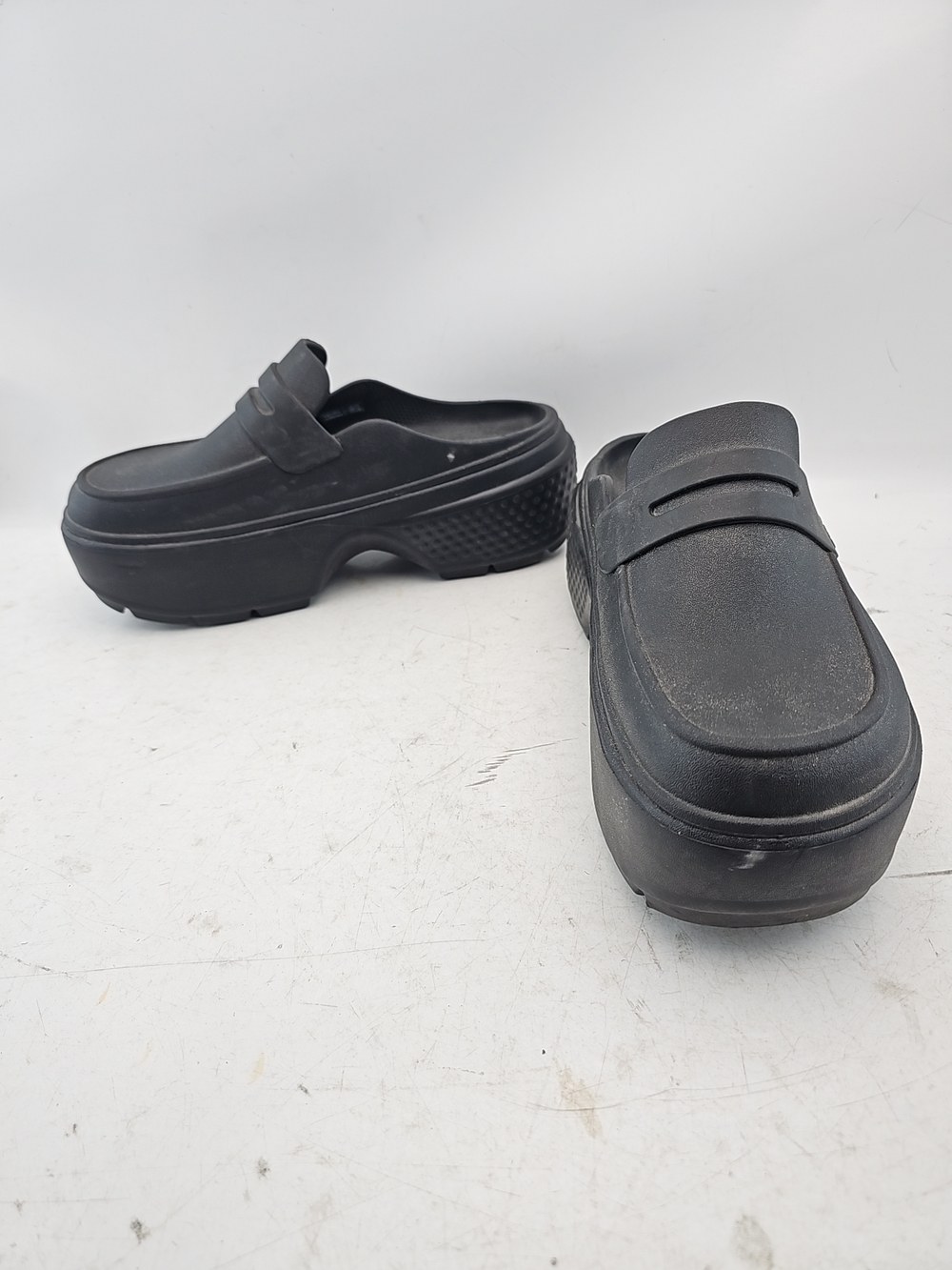 Crocs Women's Black Stomp Platform Penny Loafer Clogs Size 9